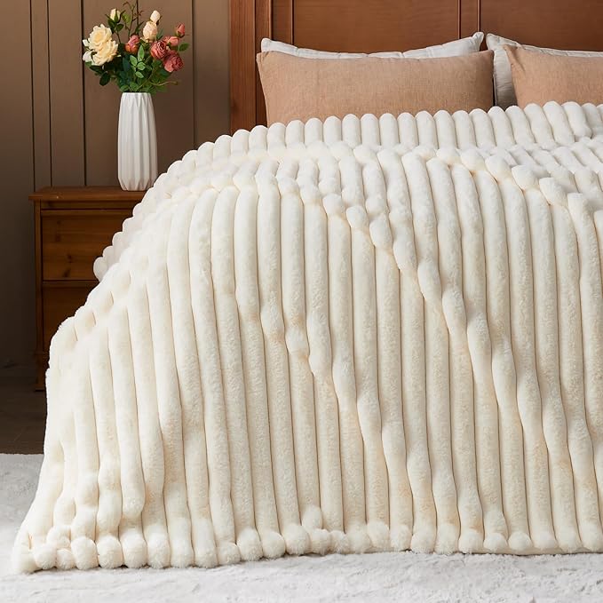 NEWCOSPLAY Faux Fur Twin Blanket Ivory 3D Ribbed Plush Thick Warm Blanket for Couch Sofa Bed 850GSM (Ivory Ribbed, Twin(60"x80"))