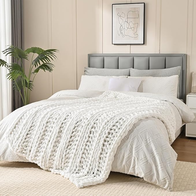 Esterra Chunky Knit Blanket Throw, 100% Handmade Chenille Throw Blanket 40"x50", Soft Thick Yarn Cable Knit Crochet Throw Blanket Rope Knot Throw for Couch Bed Sofa, Bright White