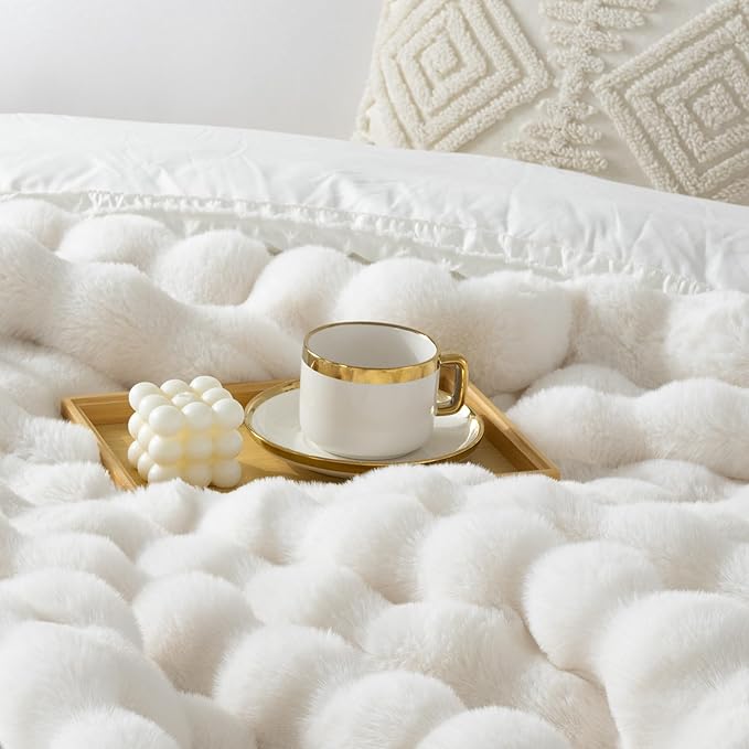 Touchat Luxury 1000GSM Rabbit Faux Fur Twin Blanket, Super Heavy Warm Cozy Beige Cream Blankets for Couch Bed Sofa, Ruched Plush Fuzzy Elegant Soft Reversible Mink Blanket for Living Room Bedroom