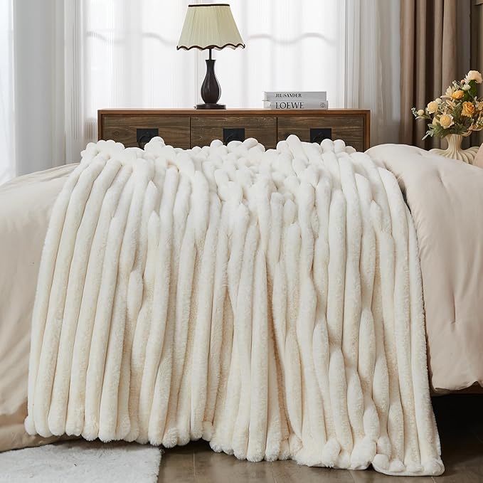 NEWCOSPLAY Faux Fur Twin Blanket Ivory 3D Ribbed Plush Thick Warm Blanket for Couch Sofa Bed 850GSM (Ivory Ribbed, Twin(60"x80"))