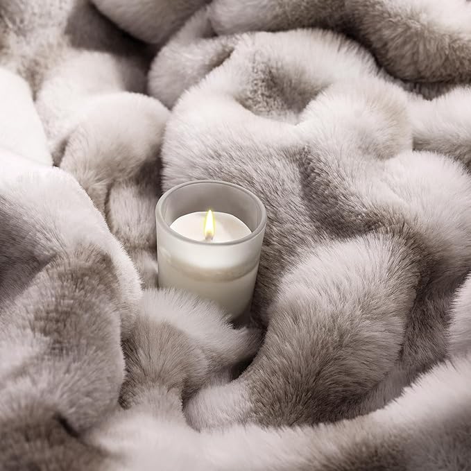 Touchat Luxury 1000GSM Faux Rabbit Fur Throw Blanket, Super Heavy Warm Cozy Grey Blankets for Couch Bed Sofa, Ruched Plush Fuzzy Elegant Soft Reversible Mink Blanket for Living Room Bedroom