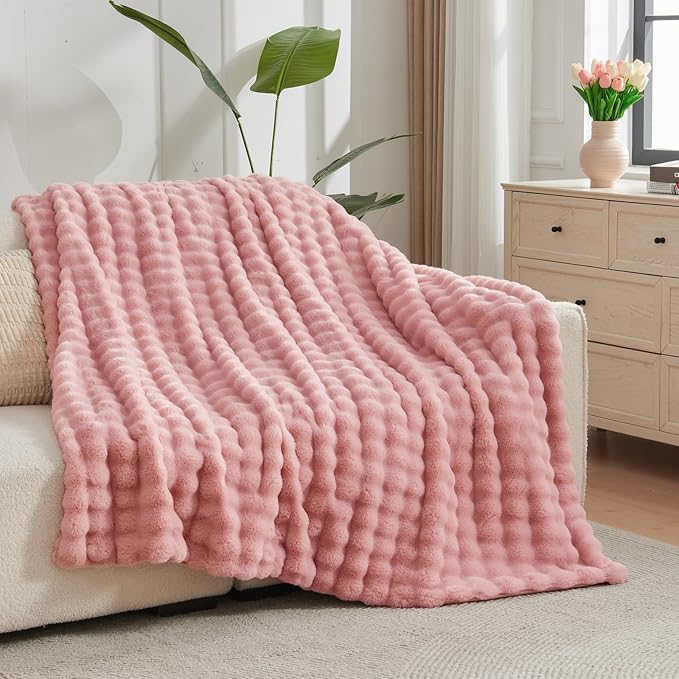 NEWCOSPLAY Faux Fur Twin Blanket Pink Bubble Blanket Thick Warm Soft for Couch Sofa Bed 550GSM (Pink, Twin(60"x80"))