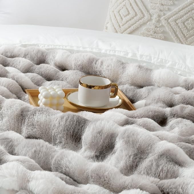 Touchat Luxury 1000GSM Faux Rabbit Fur Throw Blanket, Super Heavy Warm Cozy Grey Blankets for Couch Bed Sofa, Ruched Plush Fuzzy Elegant Soft Reversible Mink Blanket for Living Room Bedroom