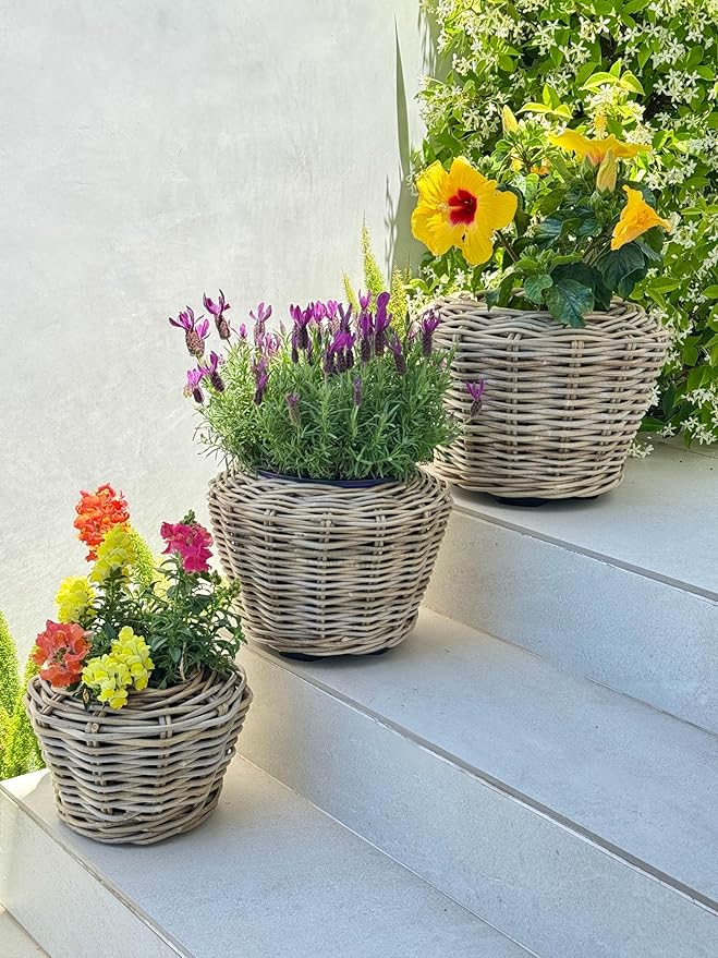 Rattan Kobo Indoor Outdoor Planter Basket with Plastic Pot Small 25-Gallon Soil Capacity