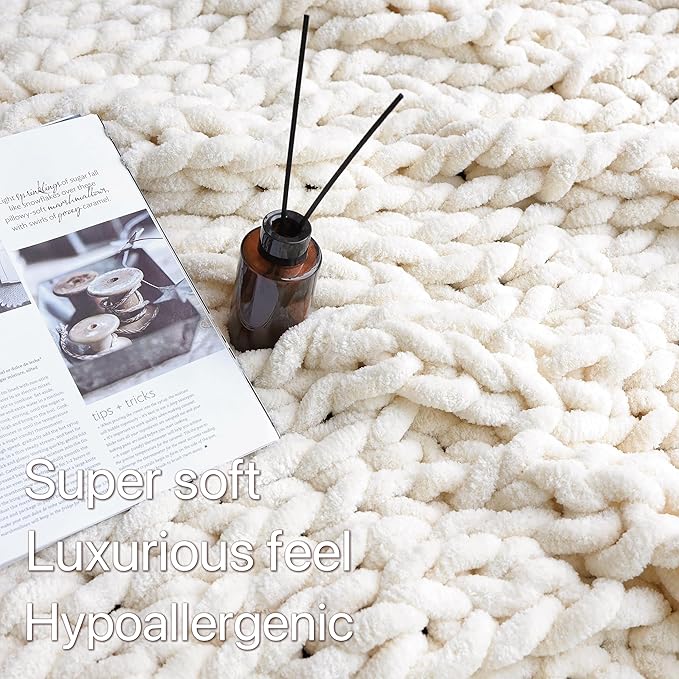 Maetoow Chenille Chunky Knit Blanket Throw （82×86 Inch）, Handmade Warm & Cozy Blanket Couch, Bed, Home Decor, Soft Breathable Fleece Banket, Christmas Thick and Giant Yarn Throws, Cream