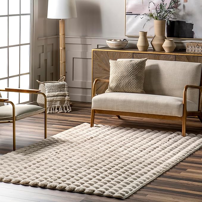 nuLOOM Jeni Solid Faux Rabbit Machine Washable Accent Rug, 3x5, Beige