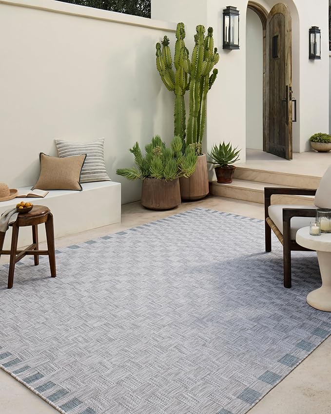 Loloi Amber Lewis Topanga Collection TOP-07 Silver/Blue 5'-3" x 7'-6" Indoor/Outdoor Area Rug