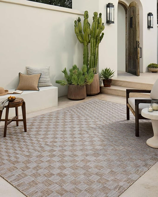 Loloi Amber Lewis Topanga Collection TOP-03 Natural/Dove 3'-11" x 5'-11" Indoor/Outdoor Accent Rug