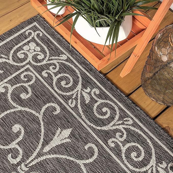 JONATHAN Y Vintage Filigree Indoor Outdoor Runner Rug 2X8 Black/Gray, Charleston Textured Weave for Backyard, Patio, Porch, Easy-Cleaning, High Traffic, Pet-Friendly, Non-Shedding (SMB106G-28)